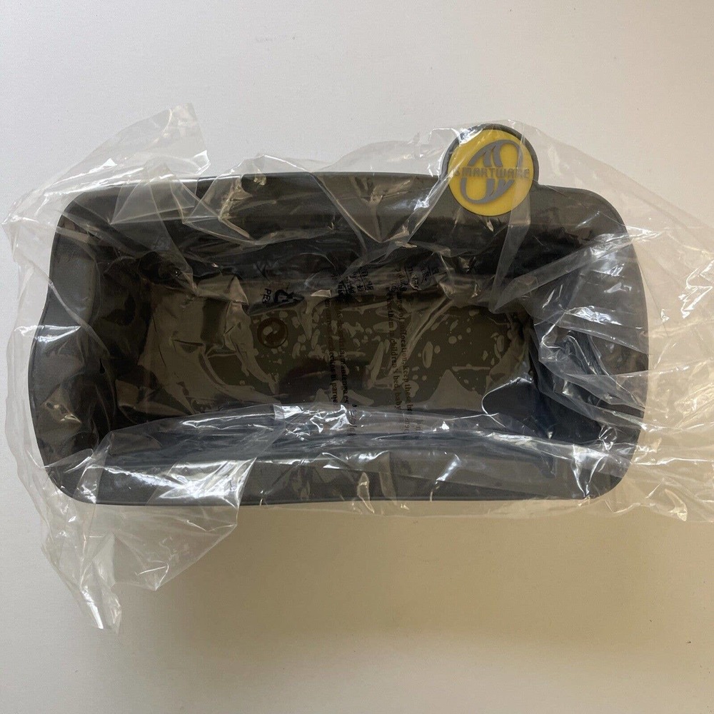 New Smartware Silicone Bakeware Bread/Loaf Pan Gray